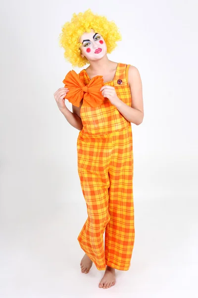 Porträt der lustige Clown mit Bogen — Stockfoto