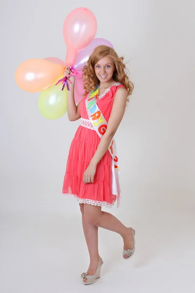 Gelukkig verjaardag meisje met ballonnen — Stockfoto