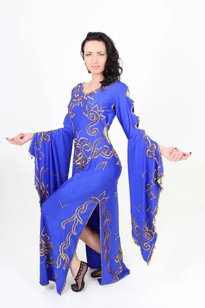 Mooie vrouw in Arabische dans dansen — Stockfoto