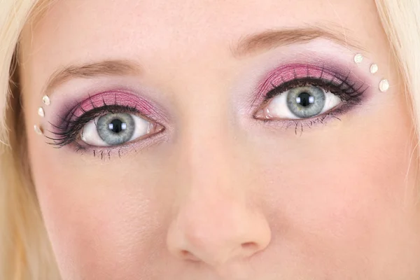 Vrouw ogen met creatieve make-up — Stockfoto