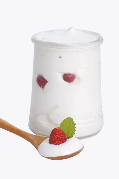 Bowl of yogurt with wild strawberry — Stock Photo, Image