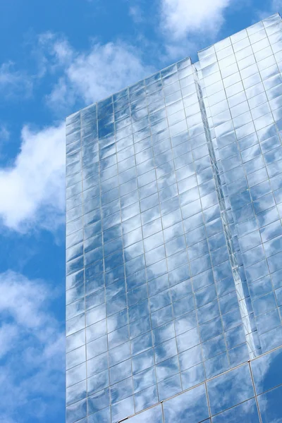 Bâtiment en verre miroir bleu, bâtiment extérieur — Photo