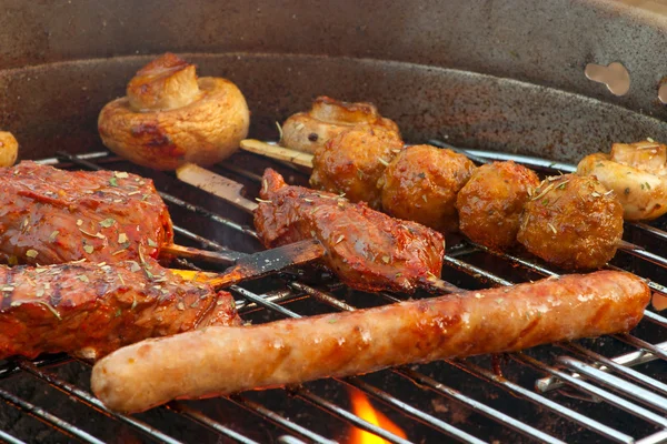 Barbecue in the garden - 2 — Stock Photo, Image