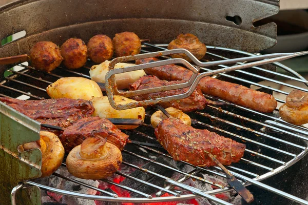 Barbecue in the garden - 3 — Stock Photo, Image