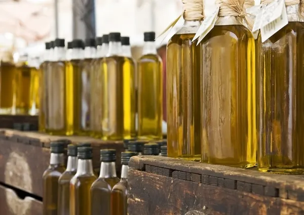Aceite de oliva virgen extra Fotos de stock