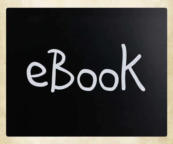 "E-book "scritto a mano con gesso bianco su lavagna — Foto Stock