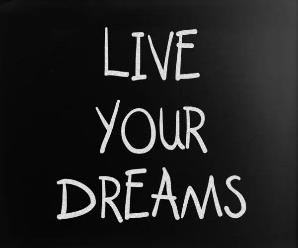 Live Your Dreams Handwritten White Chalk Blackboard — стоковое фото