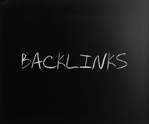 "Backlinks "scritto a mano con gesso bianco su una lavagna — Foto Stock