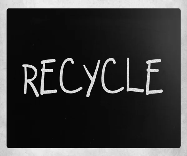 "Recycle" handwritten with white chalk on a blackboard — Stock Photo, Image