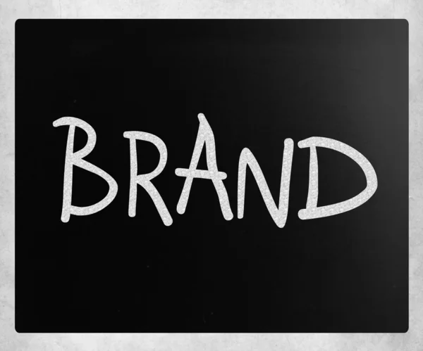 "브랜드 "흰 분필로 칠판에 필기 — 스톡 사진