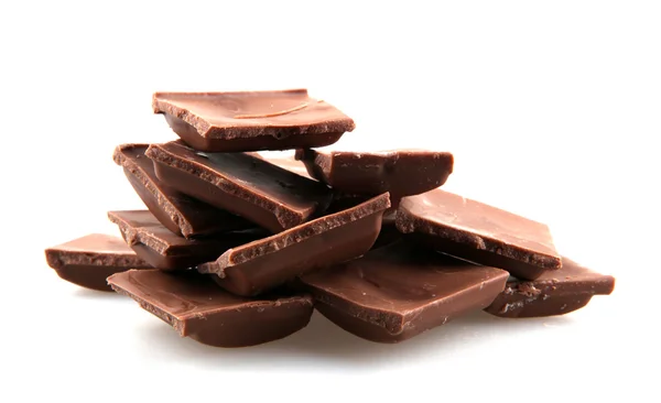 Złamany batonik czekoladowy na białym tle — Zdjęcie stockowe
