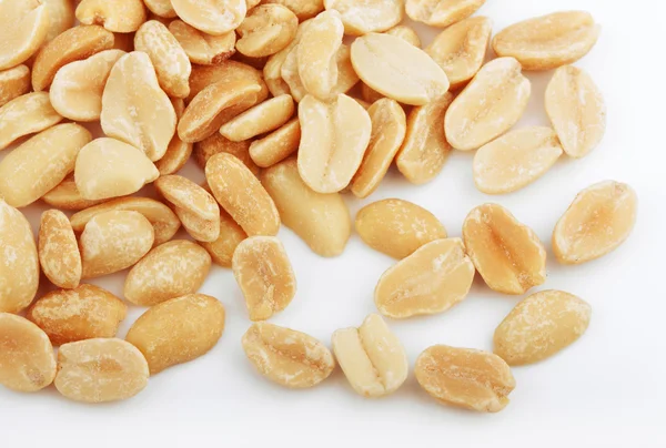 Amendoins salgados em branco — Fotografia de Stock