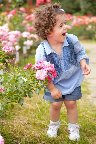 Baby girl portrait outdoor in spring — Stock Photo, Image