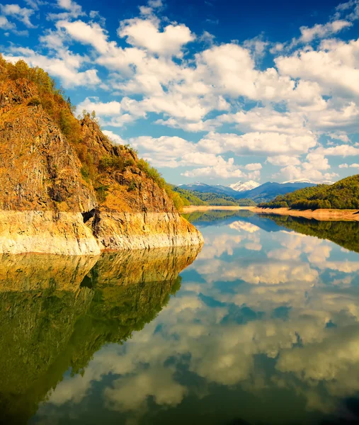 Jezero Vidraru — Stock fotografie