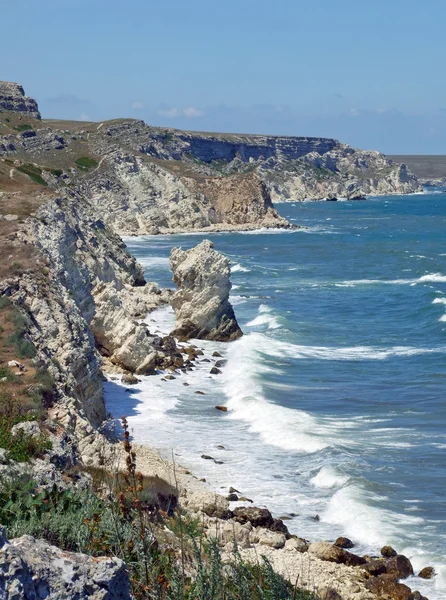 Море, хвилі і скелі — стокове фото