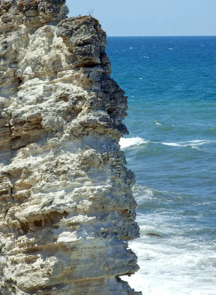 Fels und Wellen — Stockfoto