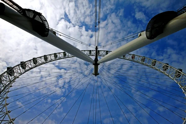 Looking up the London Eye HDR — Stock Photo, Image