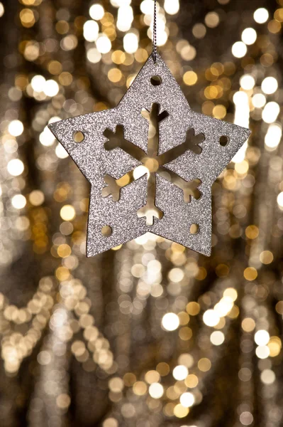Kunstmatige sneeuwvlok in zilver — Stockfoto