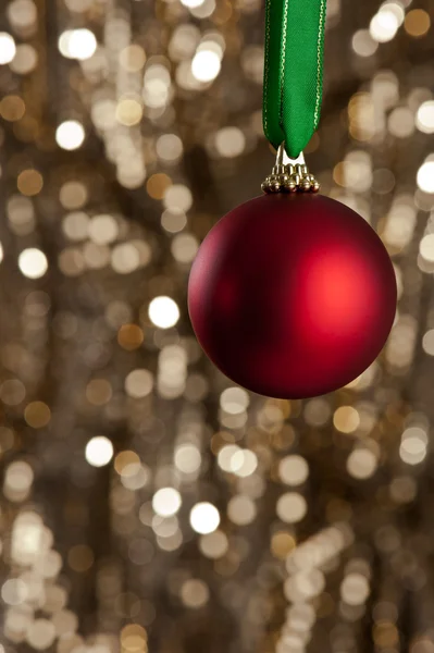 Árbol de Navidad rojo bauble — Foto de Stock