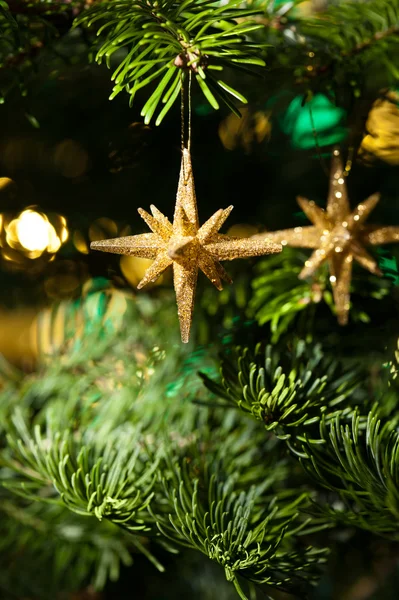 Decoratieve gouden sterren ornament — Stockfoto