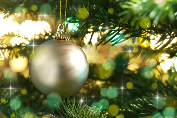 Ouro decorativo Natal bugiganga — Fotografia de Stock