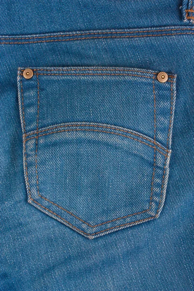 Синяя джинса с пустым карманом — стоковое фото