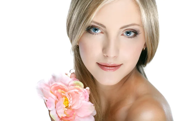 Nahaufnahme Porträt von sexy weißköpfige junge Frau mit schönen blauen Augen auf weißem Hintergrund — Stockfoto