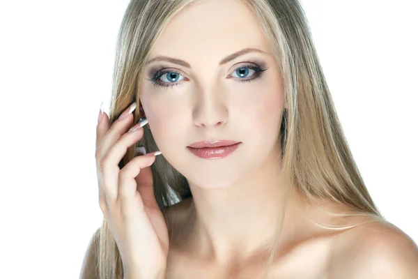흰색 바탕에 아름 다운 파란 눈을 가진 whiteheaded 섹시 한 젊은 여자의 근접 촬영 초상화 — 스톡 사진