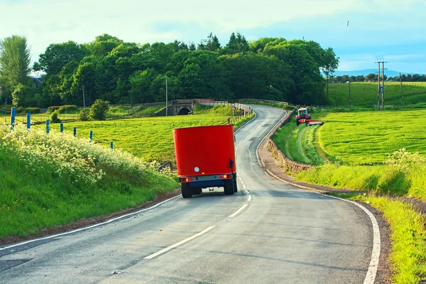 Travaux agricoles pendant le printemps — Photo