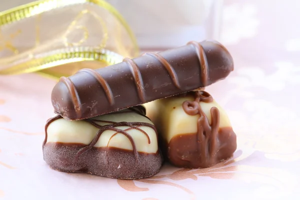 Heerlijke assorti chocoladesuikergoed pralines — Stockfoto