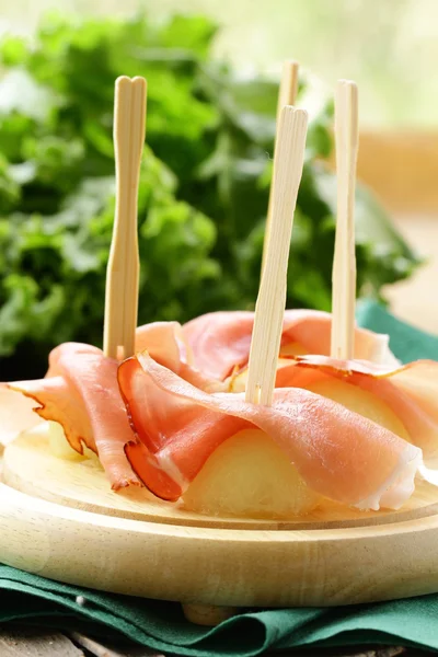 Traditional Italian appetizer, ham Prosciutto with melon — Stock Photo, Image