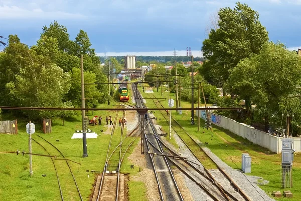 Infrastruktury na kolei rozgałęzienia. Lwów, Ukraina — Zdjęcie stockowe