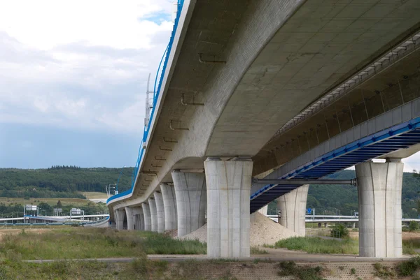 Yüksek bridge road — Stok fotoğraf