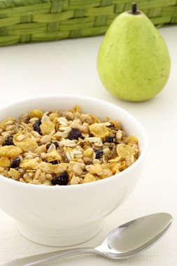 sağlıklı granola ve taze meyve