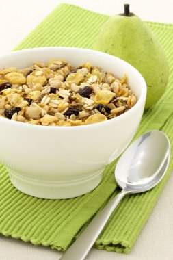 sağlıklı granola ve taze meyve