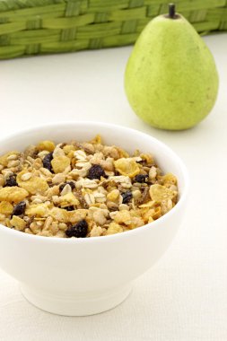 sağlıklı granola ve taze meyve