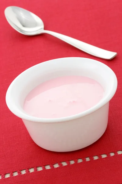 Iogurte fresco delicioso — Fotografia de Stock