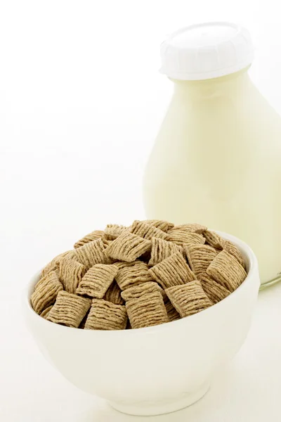 Desayuno saludable de cereales de trigo —  Fotos de Stock