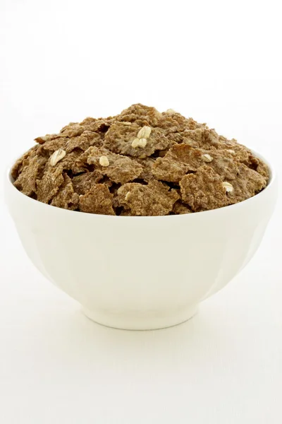 Salvado de trigo copos de cereales desayuno con avena enrollada —  Fotos de Stock