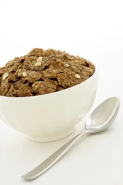 Salvado de trigo copos de cereales desayuno con avena enrollada — Foto de Stock