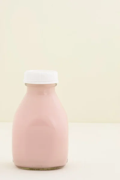 Fresa leche fresca pinta —  Fotos de Stock