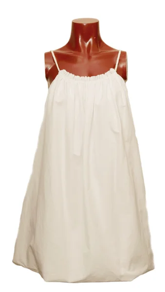 Stylové šaty na figuríně izolovaných na bílém — Stock fotografie