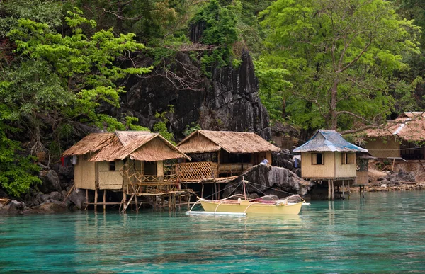 Båt på Filippinerna havet Stockfoto
