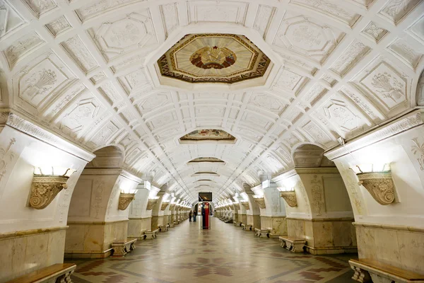 Stacja metra belorusskaya w Moskwie. Radziecki styl. — Zdjęcie stockowe
