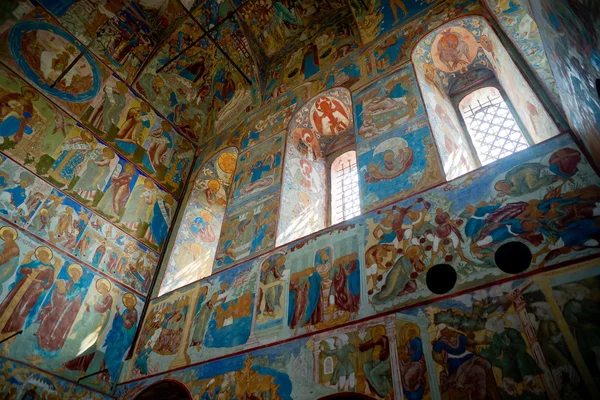 Uvnitř kostel svatého Jana Evangelisty v Kremlu rosrov. — Stock fotografie