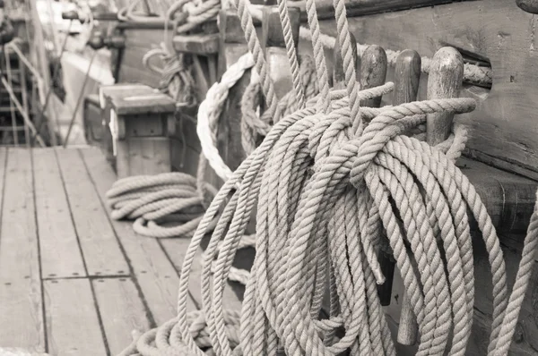 Rigging van een oud zeilschip — Stockfoto