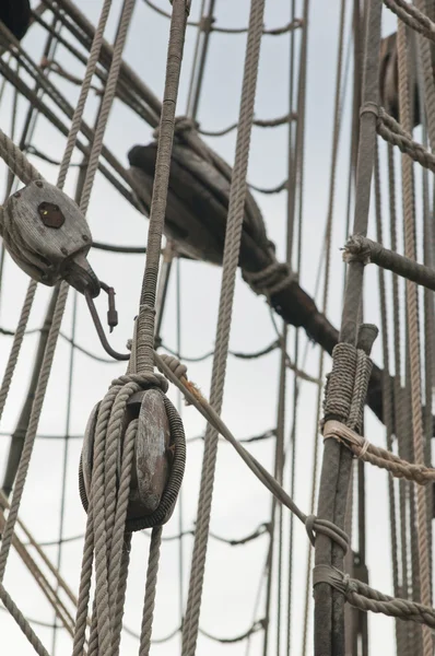 Rigg eines alten Segelschiffs — Stockfoto