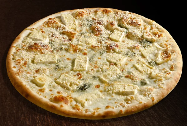 izole - özel peynirli pizza quattro formaggi