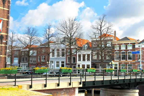 Ένα τυπικό ολλανδικό τοπίο της πόλης. Gorinchem, Ολλανδία — Φωτογραφία Αρχείου