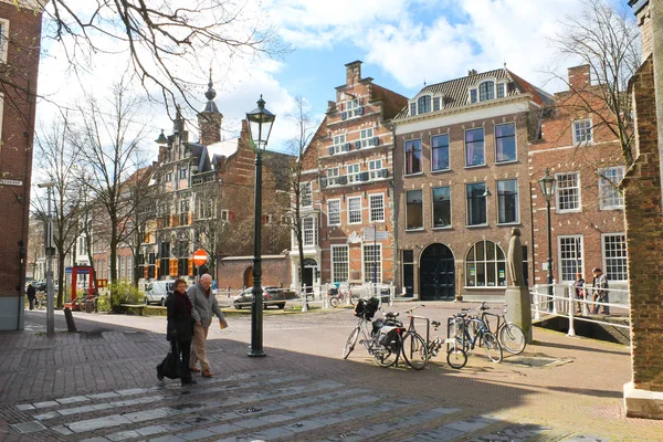 Rua no centro de Delft. Países Baixos — Fotografia de Stock